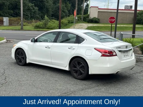 More photos of 2013 Nissan Altima 2.5 SV at CarLink Morristown, NJ