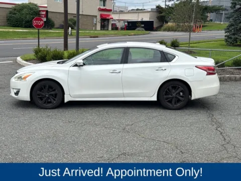 More photos of 2013 Nissan Altima 2.5 SV at CarLink Morristown, NJ