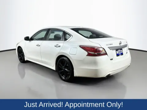 More photos of 2013 Nissan Altima 2.5 SV at CarLink Morristown, NJ