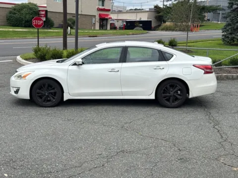 More photos of 2013 Nissan Altima 2.5 SV at CarLink Morristown, NJ