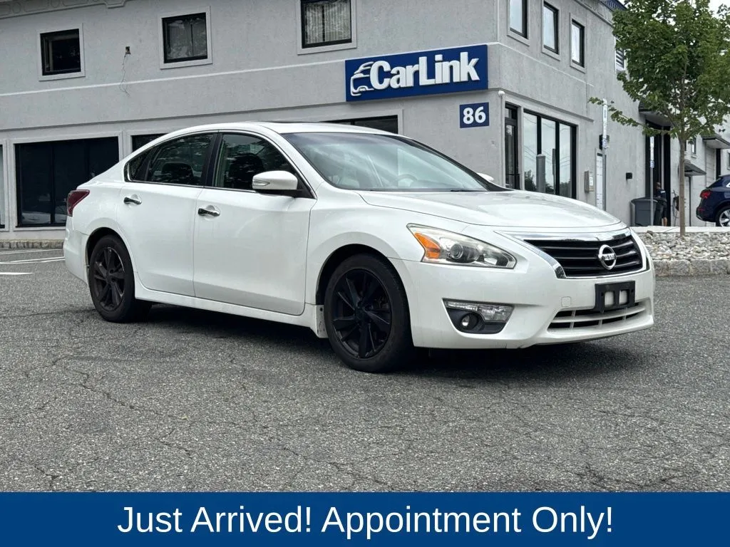 White 2013 Nissan Altima 2.5 SV for sale in Morristown, NJ