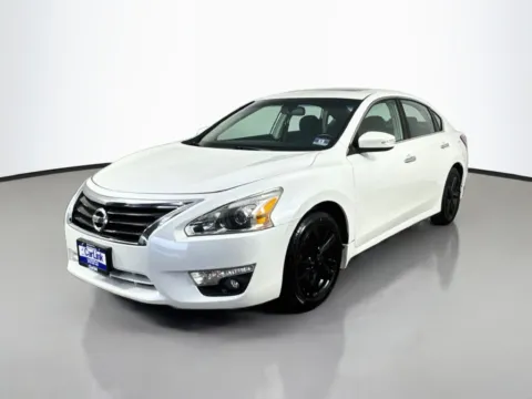 Another view of 2013 Nissan Altima 2.5 SV for sale in Morristown, NJ at CarLink Morristown
