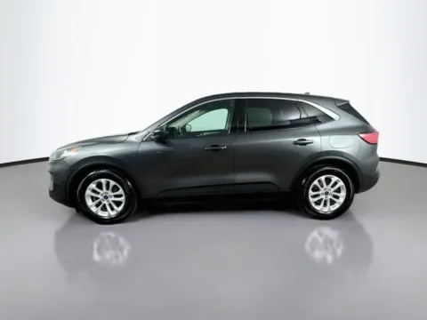 More photos of 2020 Ford Escape SE at CarLink Morristown, NJ