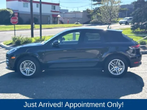 More photos of 2021 Porsche Macan at CarLink Morristown, NJ