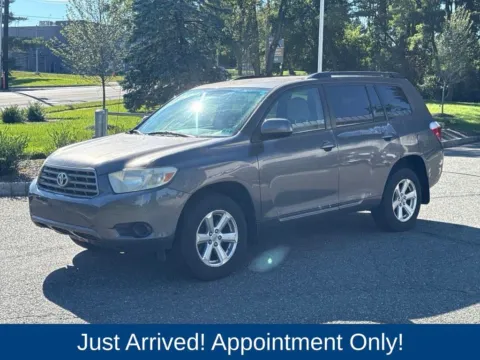 Another view of 2010 Toyota Highlander for sale in Morristown, NJ at CarLink Morristown