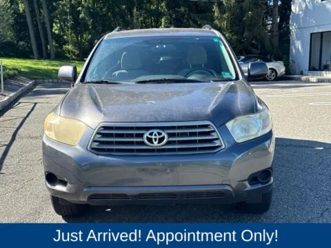 Photos of 2010 Toyota Highlander for sale in Morristown, NJ at CarLink Morristown