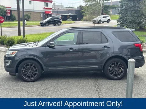 More photos of 2017 Ford Explorer XLT at CarLink Morristown, NJ