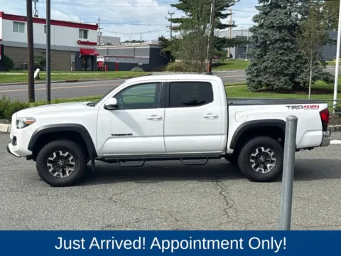 More photos of 2019 Toyota Tacoma TRD Off-Road at CarLink Morristown, NJ
