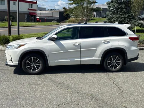 More photos of 2018 Toyota Highlander XLE at CarLink Morristown, NJ