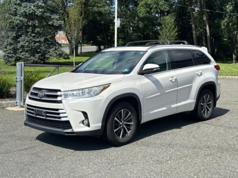 Another view of 2018 Toyota Highlander XLE for sale in Morristown, NJ at CarLink Morristown