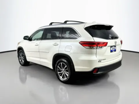 More photos of 2018 Toyota Highlander XLE at CarLink Morristown, NJ