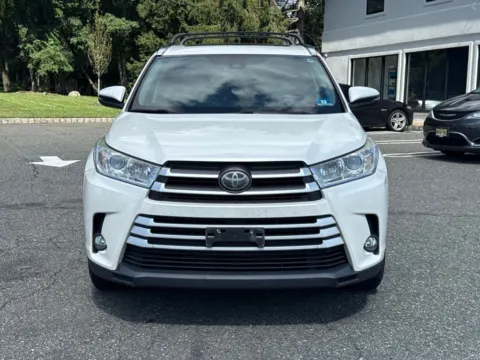 Photos of 2018 Toyota Highlander XLE for sale in Morristown, NJ at CarLink Morristown