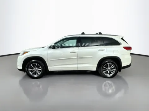 More photos of 2018 Toyota Highlander XLE at CarLink Morristown, NJ