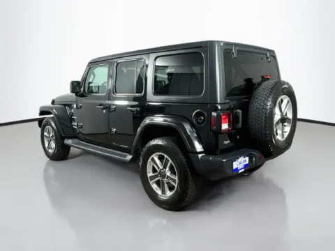 More photos of 2018 Jeep Wrangler Unlimited Sahara at CarLink Morristown, NJ