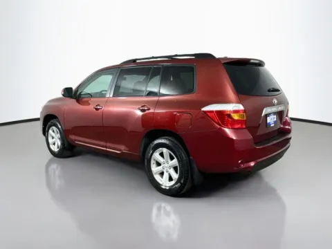 More photos of 2010 Toyota Highlander at CarLink Morristown, NJ