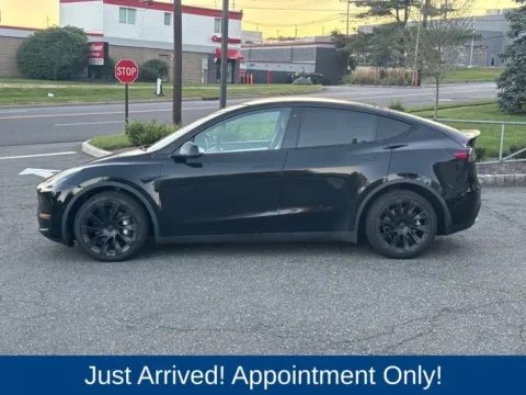 More photos of 2020 Tesla Model Y Long Range at CarLink Morristown, NJ