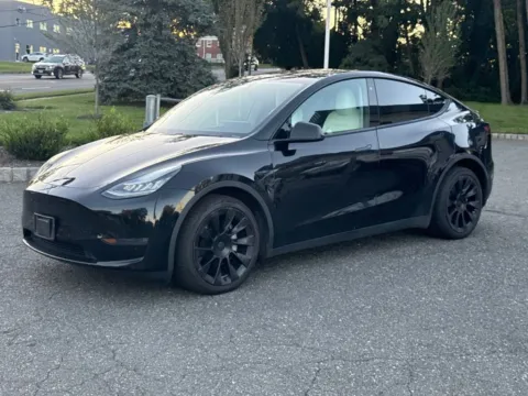 Another view of 2020 Tesla Model Y Long Range for sale in Morristown, NJ at CarLink Morristown