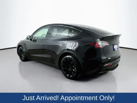More photos of 2020 Tesla Model Y Long Range at CarLink Morristown, NJ