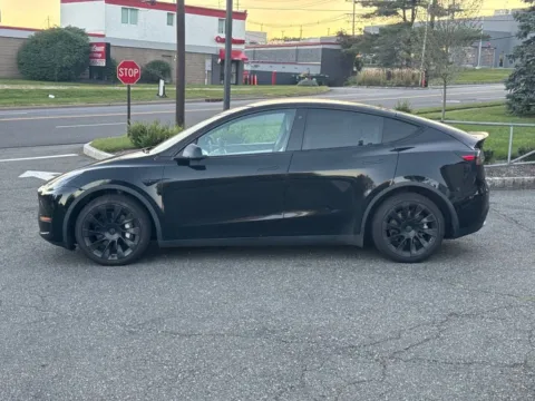 More photos of 2020 Tesla Model Y Long Range at CarLink Morristown, NJ