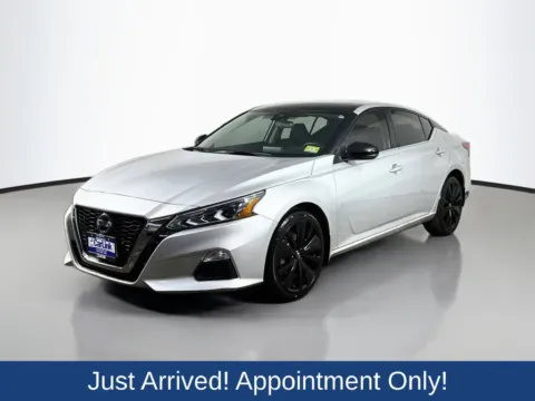 Another view of 2021 Nissan Altima 2.5 SR for sale in Morristown, NJ at CarLink Morristown