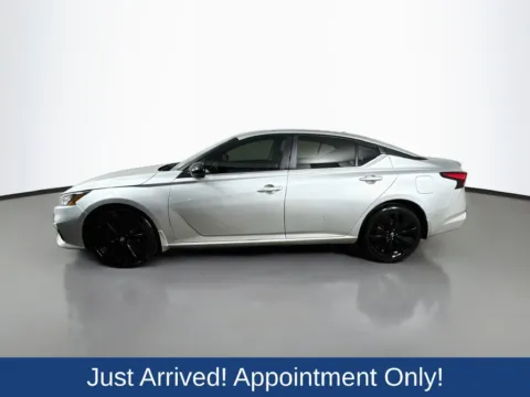 More photos of 2021 Nissan Altima 2.5 SR at CarLink Morristown, NJ