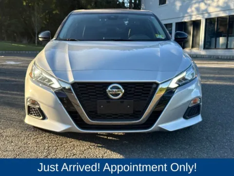 Photos of 2021 Nissan Altima 2.5 SR for sale in Morristown, NJ at CarLink Morristown