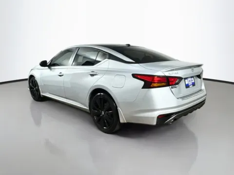 More photos of 2021 Nissan Altima 2.5 SR at CarLink Morristown, NJ