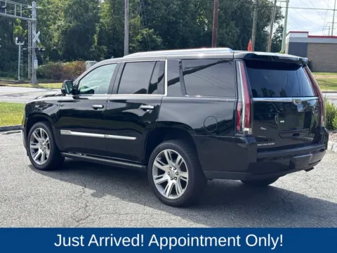 More photos of 2016 Cadillac Escalade Premium at CarLink Morristown, NJ
