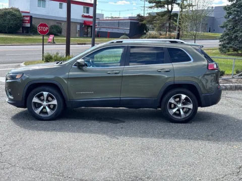 More photos of 2019 Jeep Cherokee Limited at CarLink Morristown, NJ