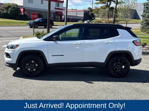 More photos of 2023 Jeep Compass Latitude at CarLink Morristown, NJ