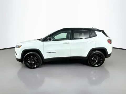More photos of 2023 Jeep Compass Latitude at CarLink Morristown, NJ
