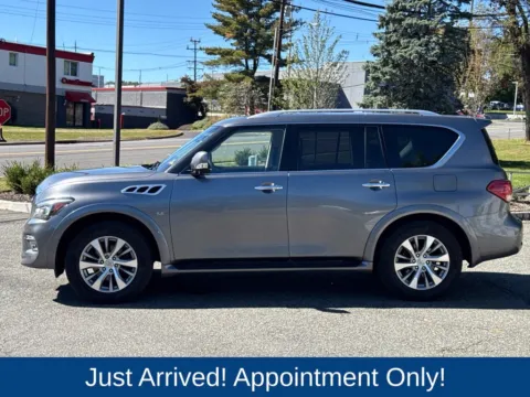 More photos of 2017 INFINITI QX80 at CarLink Morristown, NJ