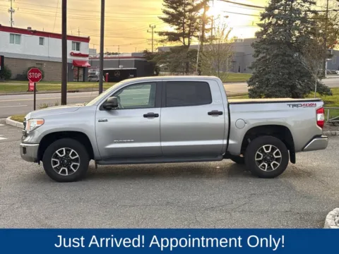 More photos of 2017 Toyota Tundra SR5 at CarLink Morristown, NJ