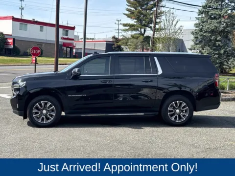 More photos of 2022 Chevrolet Suburban LT at CarLink Morristown, NJ