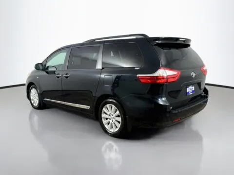 More photos of 2016 Toyota Sienna XLE Premium at CarLink Morristown, NJ