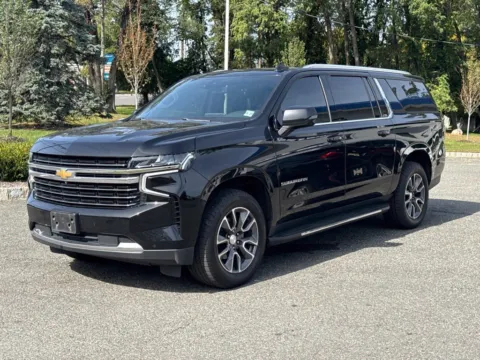 Another view of 2022 Chevrolet Suburban LT for sale in Morristown, NJ at CarLink Morristown