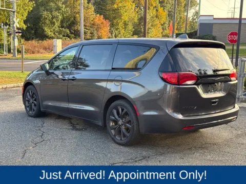 More photos of 2019 Chrysler Pacifica Touring Plus at CarLink Morristown, NJ