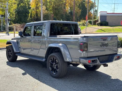 More photos of 2023 Jeep Gladiator High Altitude at CarLink Morristown, NJ