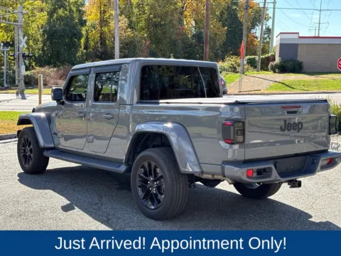More photos of 2023 Jeep Gladiator High Altitude at CarLink Morristown, NJ