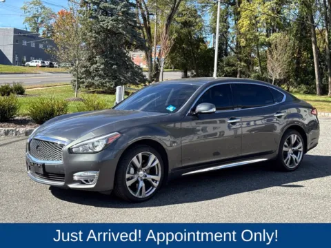 Another view of 2015 INFINITI Q70L 3.7X for sale in Morristown, NJ at CarLink Morristown