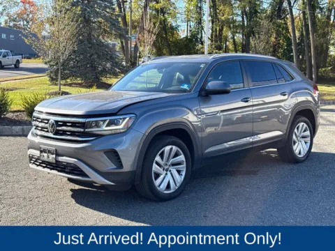 Another view of 2020 Volkswagen Atlas Cross Sport 3.6L V6 SE w/Technology for sale in Morristown, NJ at CarLink Morristown