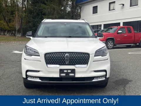 Photos of 2021 Lincoln Aviator Reserve for sale in Morristown, NJ at CarLink Morristown