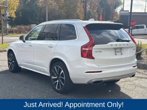 More photos of 2020 Volvo XC90 T6 Momentum at CarLink Morristown, NJ