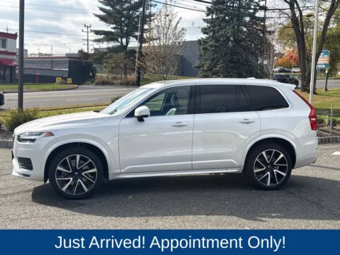 More photos of 2020 Volvo XC90 T6 Momentum at CarLink Morristown, NJ