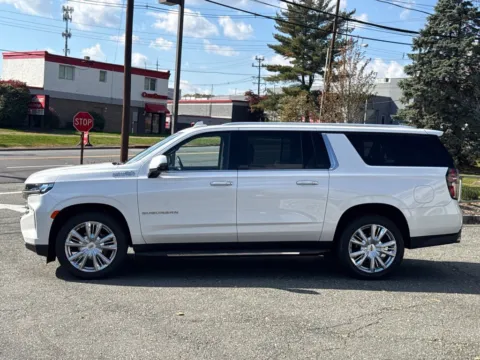 More photos of 2021 Chevrolet Suburban High Country at CarLink Morristown, NJ