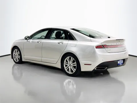 More photos of 2016 Lincoln MKZ at CarLink Morristown, NJ