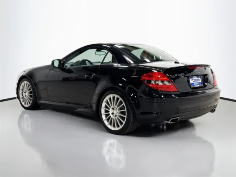 More photos of 2010 Mercedes-Benz SLK 300 at CarLink Morristown, NJ