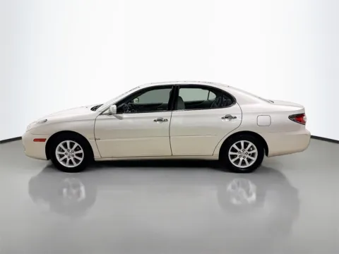 More photos of 2004 Lexus ES 330 at CarLink Morristown, NJ
