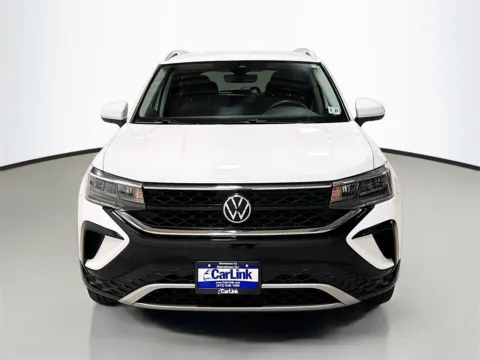 Photos of 2022 Volkswagen Taos 1.5T SE for sale in Morristown, NJ at CarLink Morristown