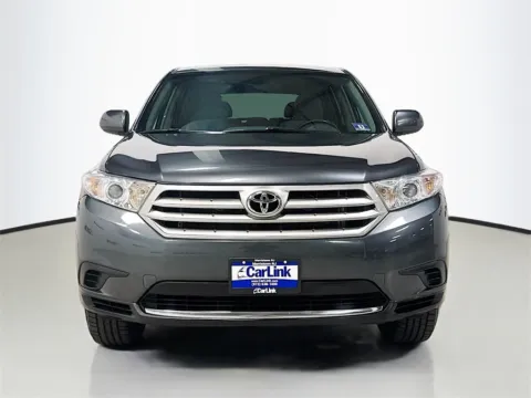 Photos of 2013 Toyota Highlander Base Plus V6 for sale in Morristown, NJ at CarLink Morristown